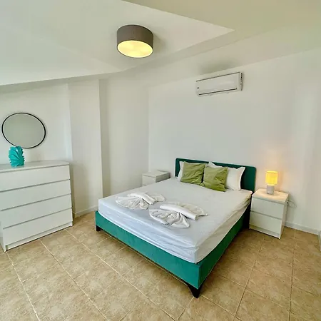 Modern One-bedroom By Menada Свети Влас