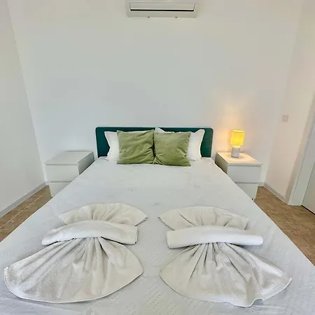 شقة Modern One-bedroom By Menada